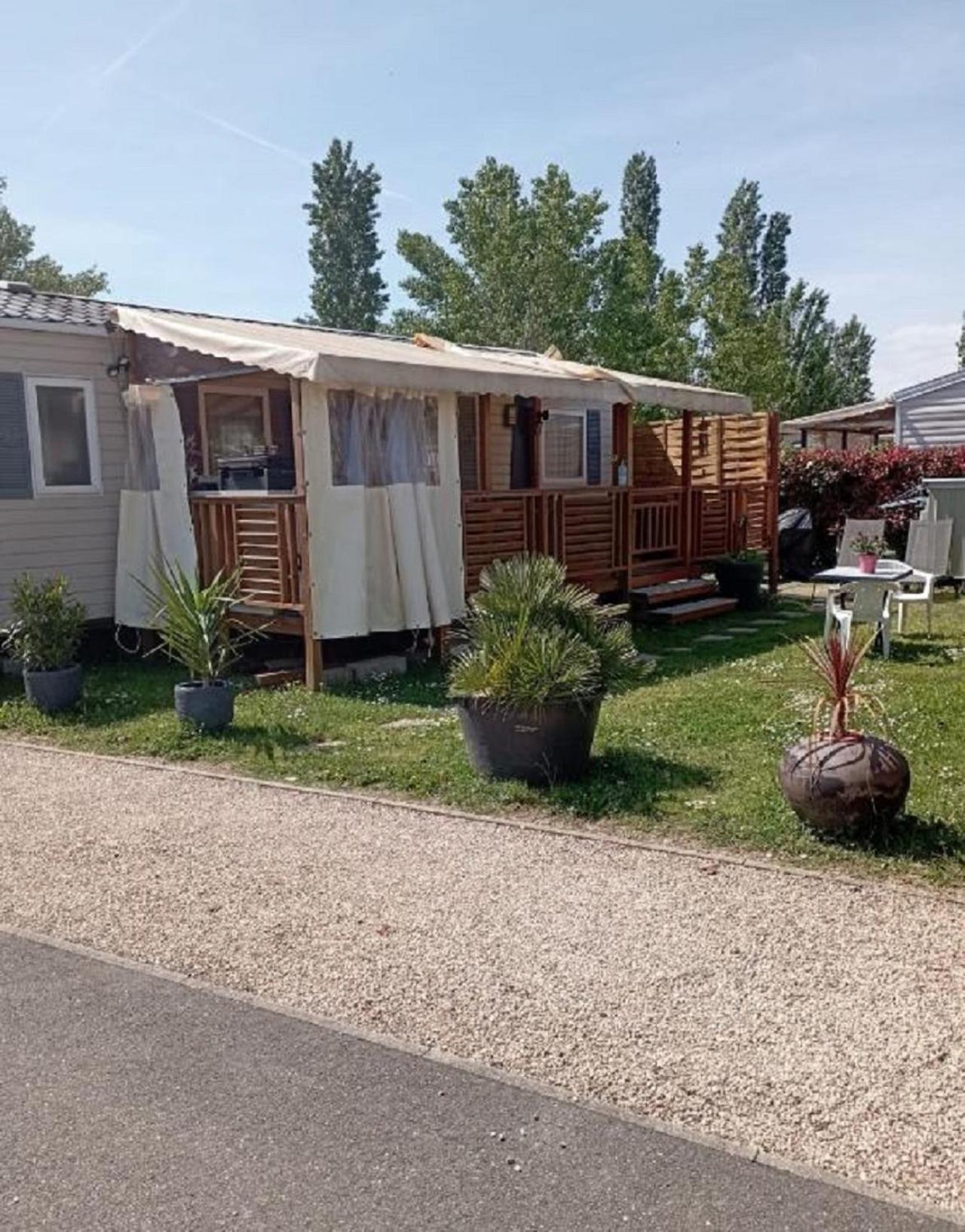 Mobile Home For You Les Rives De Condrieu Εξωτερικό φωτογραφία